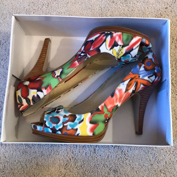 Heels - Picture 4 of 5